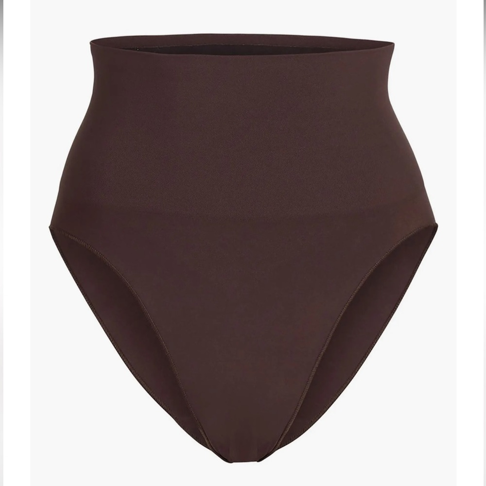 SKIMS 🤎 Core Control Briefs
